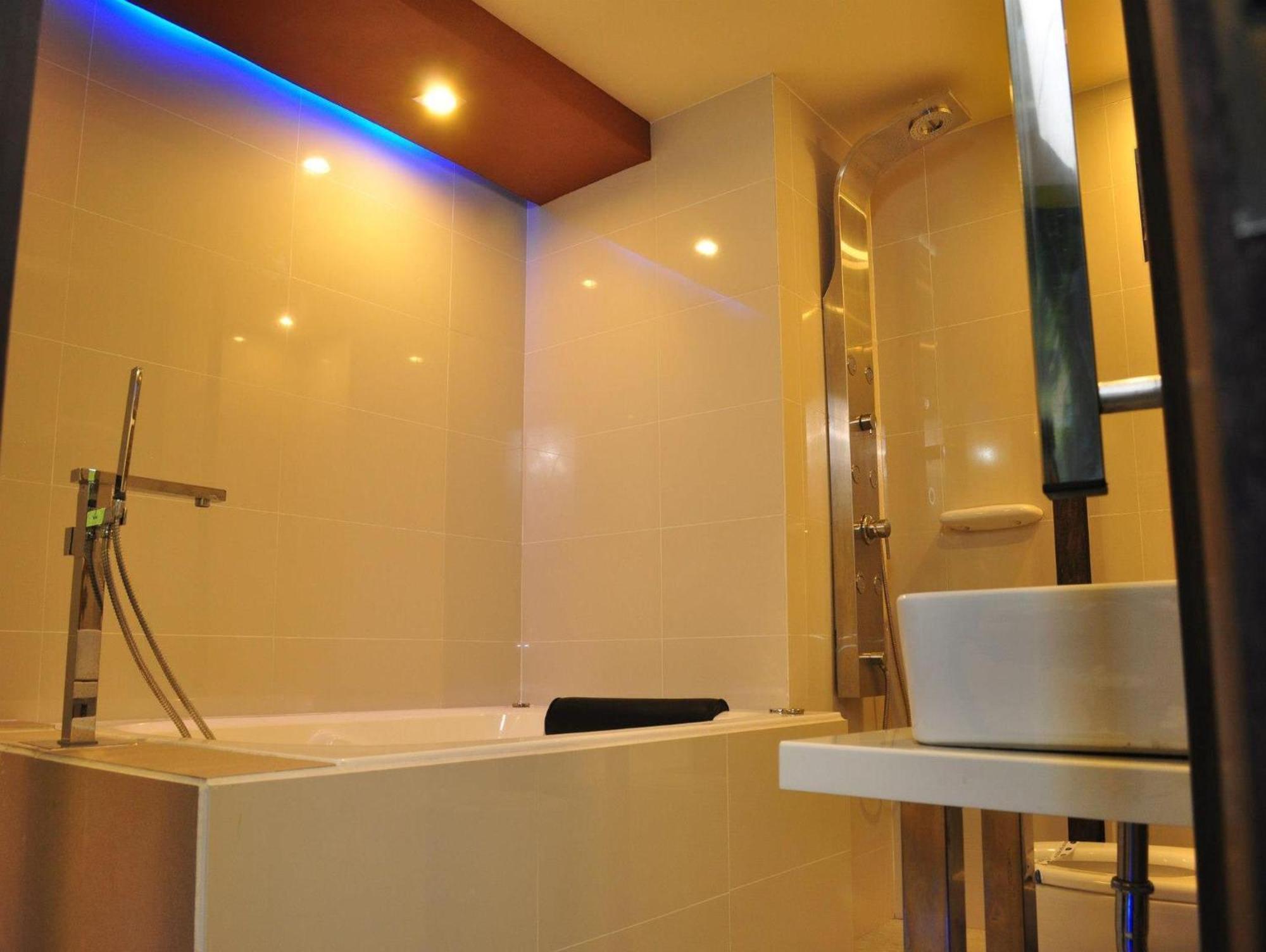 Hotel Dreamworld ลาสปิญยาส ภายนอก รูปภาพ